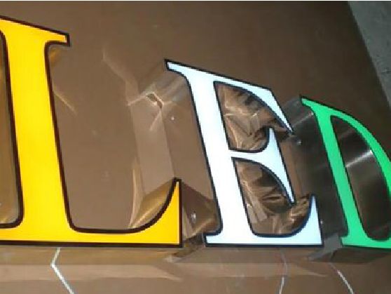 当阳介绍LED招牌的基础知识。