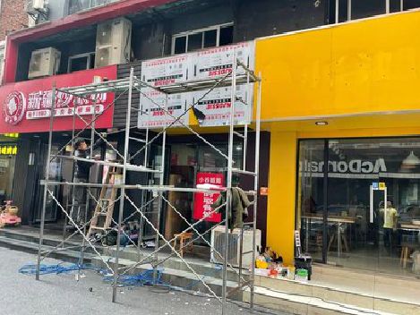 当阳制作广告招牌如何避免它发黄？